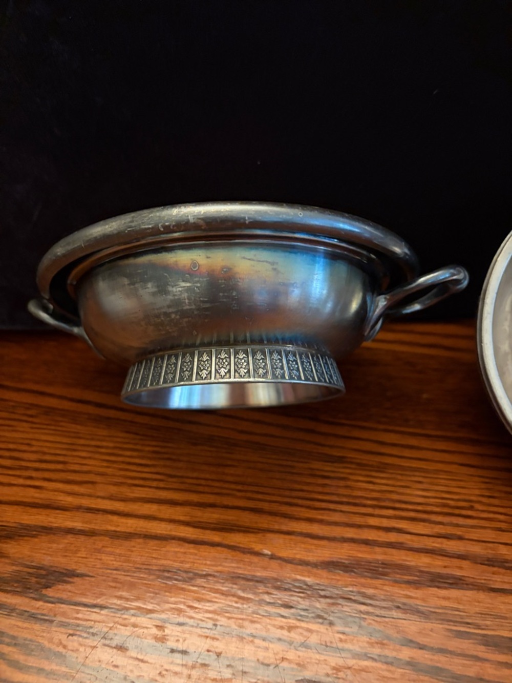 Victorian Meriden Company silverplate Butter Dish - Picture 7 of 11